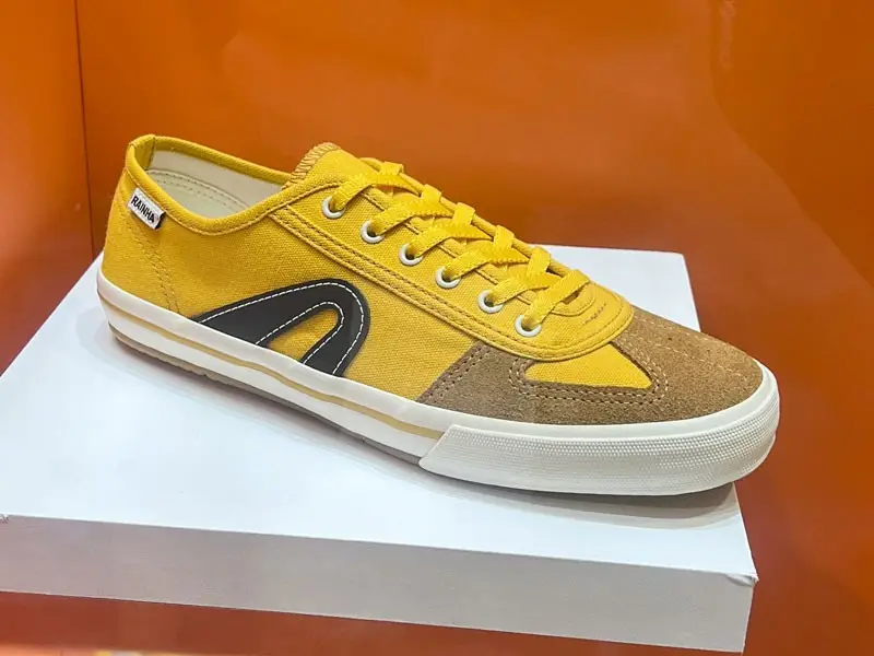 Rainha VL 2500 - Capoeira and Movement Shoes - Caramel - New 2026